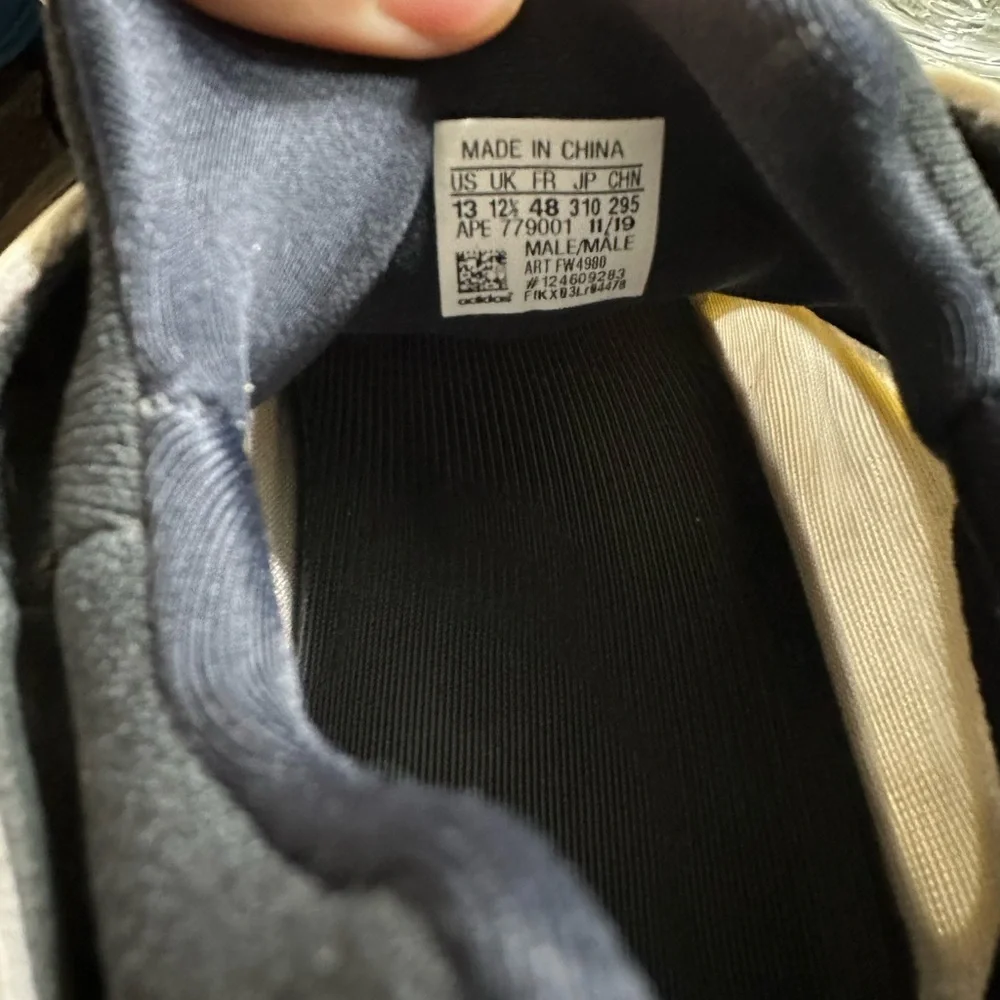 Yeezy Azael OG 700 2019 Release - Picture 2 of 6